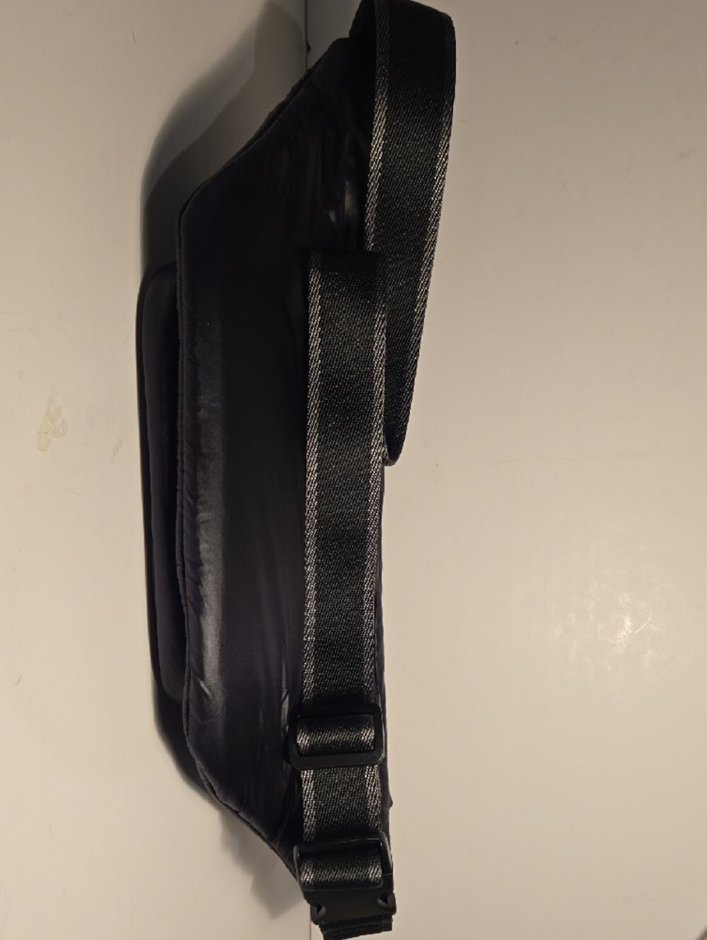 Oliver Thomas Mega Fluff Black Men's Nylon Waist Bag - Picture 8 of 8